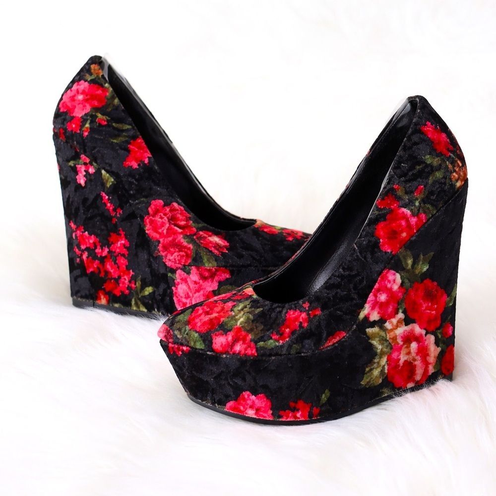 Aldo Floral Velvet Platform Wedges Floral Black Rose Print Size 8 NEW - Picture 2 of 5